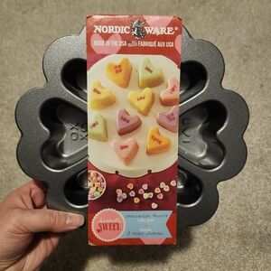 New Nordic Ware Valentines Conversation Heart Sweetheart Cake Pan